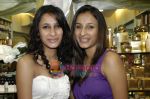 at Rakhi Sawant_s Beauty lounge launch in Andheri on 8th Feb 2010 (52).JPG