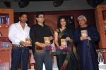 Sunil Shetty, Javed Akhtar, Parsoon Joshi at Mohyna Srinivasan book launch in Blue Frog on 9th Feb 2010 (5).JPG