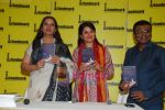 Shabana Azmi at the launch of Kishwar Desai_s book Witness The Night in Landmark, Andheri on 19th Feb 2010 (7).JPG