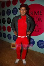 Narendra Kumar Ahmed at Lakme Fashion Week Day 2 in Grand Hyatt, Mumbai on 6th March 2010 (2).JPG