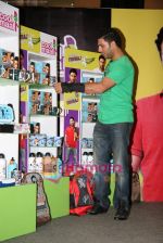 Yuvraj Singh at official merchandise launch in INorbit Mall on 6th March 2010 (6).JPG