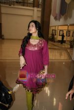 Zarine Khan at Muslim Women empowerment event organised by Odhani foundation in Nehru Centre on 7th March 2010 (10).JPG