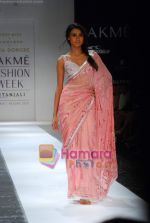 Model walks the ramp for Anita Dongre Show at LIFW 2010 Day 5 in Grand Hyatt, Mumbai on 9th March 2010 (5).JPG