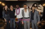 Shahrukh khan, Akon, Kareena Kapoor at Ra.One media meet in SaharaStar, Mumbai on 9th March 2010 (52).JPG