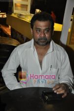 Anees Bazmee on the sets of No Problem in Filmcity, Mumbai on 10th March 2010 (11).JPG