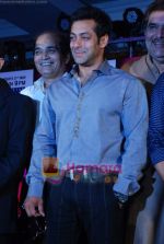 Salman Khan at the Launch of STAR CINTAA Superstars Ka Jalwa in Mumbai on 15th March 2010 (34).JPG