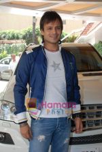 Vivek Oberoi at Prince film photo shoot in Sun N Sand on 17th March 2010 (13).JPG