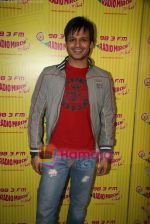 Vivek Oberoi at Radio Mirchi in Parel, Mumbai on 19th March 2010 (7).JPG