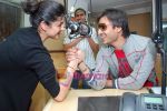 Vivek Oberoi promotes Price at Radiocity with RJ Archana in Bandra, Mumbai on 19th March 2010 (6).JPG