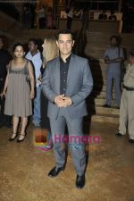 Aamir Khan at Haiti Earthquake Fundraiser Auction in Grand Hyatt, Mumbai on 21st March 2010 (3).JPG