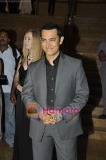 Aamir Khan at Haiti Earthquake Fundraiser Auction in Grand Hyatt, Mumbai on 21st March 2010 (5).JPG
