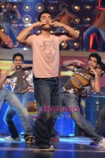 Aamir Khan performing for Star CINTAA on All iss well (1).JPG