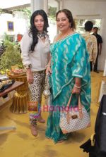 Kiron Kher at Neha Agarwal_s Luxe Lover collection preview in Olive, Bandra, Mumbai on 25th March 2010 (4).JPG