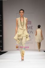 at Designer Nikasha Summer resort collection Siuili at WIFW in New Delhi on 26th March 2010 (10).jpg