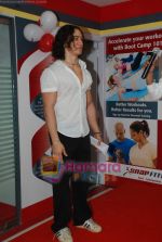 Tiger Shroff at the launch of  Snap 24-7 Gym in Malad, Near Croma on 29th March 2010 (12).JPG