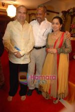 Nana Patekar, Suresh Wadkar at the Launch of album Man Mohna in Ajivasan Hall on 5th April 2010 (11).JPG