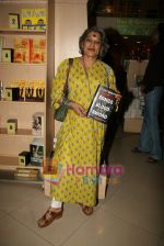 Dolly Thakore at Fatima Bhutto_s book launch in Crossword on 6th April 2010 (2).JPG