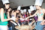 Femina Miss India finalists make giant pizza in Novotel Hotel, Juhu on 7th April 2010 (17).JPG