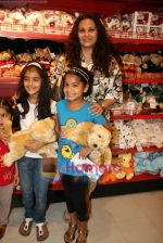 Mansi Joshi Roy at Hamleys toy store launch in Phoenix Mills on 9th April 2010 (2).JPG