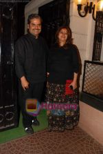 Vishal Bharadwaj at Ekta Kapoor_s birthday bash for film LSD in Juhu, Mumbai on 10th April 2010 (9).JPG