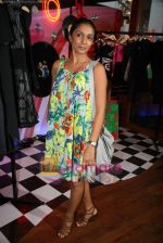 Shweta Salve at Globus Spring Summer 2010 collection launch in Escobar on 20th April 2010 (2).JPG