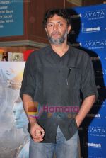 Rakeysh Mehra launches the blu ray ad dvd of Avatar in Infinity Mall on 22nd April 2010 (5).JPG