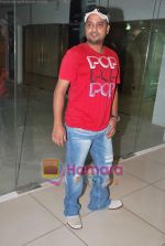 at the launch of Riyaz Ganji_s Summer 2010 collection in Atria Mall on 22nd April 2010 (12).JPG