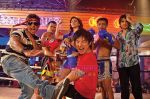 Shahid Kapoor, Anushka Sharma in the still from movie Badmaash Company (24).jpg