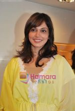 Isha Koppikar at the Launch of Aza_s New Collections From I Bella, Malaga And Vivre in Mumbai on 27th April 2010 (9).JPG
