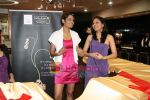 Pooja Chopra and Ekta Chaudhary at World Gold Council  launch of Collection G in Atria Mall on 29th April 2010 (30).JPG
