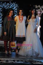 Zeenat Aman at Gr8 magazines Beti show in Sahara Star on 1st May 2010 (6)~0.JPG