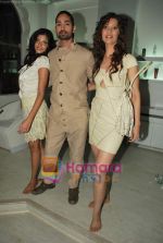 at Jean Claude Biguine Salon Launch with Lecoanet Hemant show in Mumbai in Kemps Corner on 6th May 2010 (46).JPG