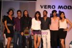 Lara Dutta, Manish Malhotra, genelia D Souza, Dia Mirza at Vero Moda fashion show in Palladium on 8th May 2010 (5).JPG