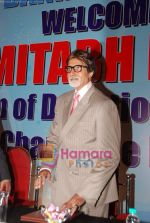 Amitabh Bachchan hands over Ambulance to Bethany Trust by State Bank of Travancore in Mumbai on 10th May 2010 (2).JPG