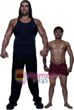  Rajpal Yadav and Khali from the movie Kushti (2).jpg