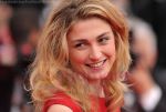 Julie Gayet attend the ROBIN HOOD Premiere at the Palais des Festivals during the 63rd Annual Cannes Film Festival on May 12, 2010 in Cannes, France (3).jpg