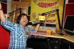 Kailash Kher at Radio Mirchi to launch new track Tere Liye in Lower Parel on 13th May 2010 (10).JPG