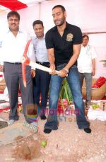 Ajay Devgan at the Launch of Roha Group_s Satsang Bharti township in Malad on 17th May 2010 (34).JPG