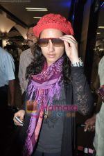 Barbara Mori arrives in Mumbai Airport on 19th May 2010 (15).JPG