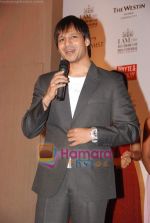 Vivek Oberoi with I am She contestants in Westin Hotel on 30th May 2010 (3).JPG
