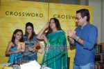 Shabana Azmi, Ishita Sharma at Loins of Punjab DVD launch in Crossword on 31st May 2010 (4).JPG