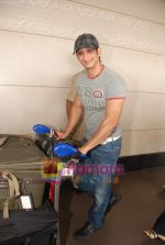 Sharman Joshi leave for IIFA Colombo in Mumbai Airport on 1st June 2010  (31).JPG
