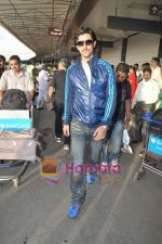 Kunal Kapoor leave for IIFA Colombo in Mumbai Airport on 2nd June 2010 (10).JPG