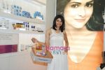 Prachi Desai at the first anniversary celebrations of Neutrogena Boutique on 2nd June 2010 (27).JPG