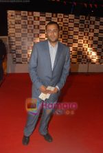 Chetan Bhagat at Raajneeti Premiere in Big Cinemas, Wadala, Mumbai on 3rd June 2010 (3).JPG