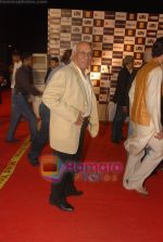 Yash Chopra at Raajneeti Premiere in Big Cinemas, Wadala, Mumbai on 3rd June 2010 (11).JPG