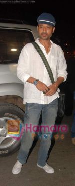 Irrfan Khan arrive back from IIFA in Mumbai Airport on 6th June 2010 (3).JPG