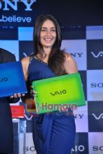 Kareena Kapoor unveils latest Sony Vaio series Laptop in ITC Grand Central, Mumbai on 8th June 2010 (20).JPG