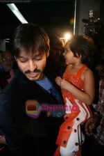 Vivek Oberoi at Arts in motion show in St Andrews Show on 24th July 2010 (10).JPG