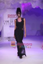 Model walk the ramp for Gaurav Gupta Show at Pearls Delhi couture week on 25th July 2010 (4).JPG